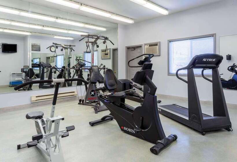 فندق Baymont By Wyndham Marinette