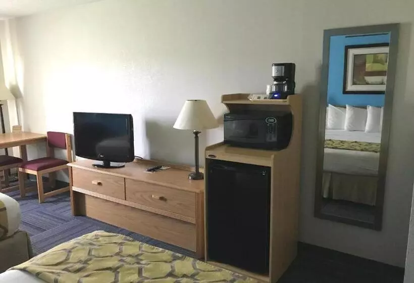 호텔 Baymont By Wyndham Marinette