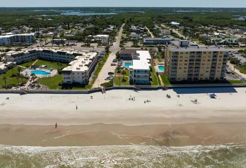 호텔 Coastal Waters