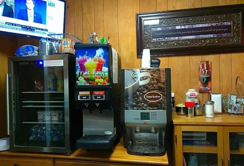 ホテル Colonial Inn New Ulm Extended Stay