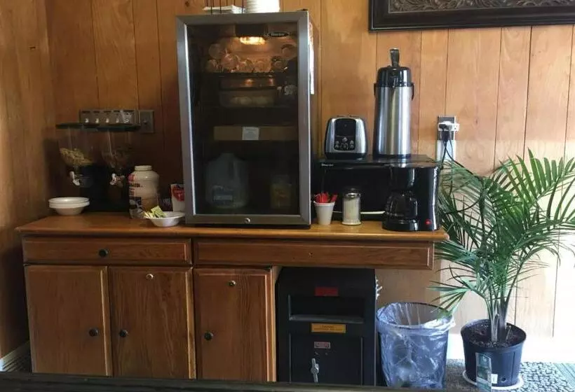 ホテル Colonial Inn New Ulm Extended Stay