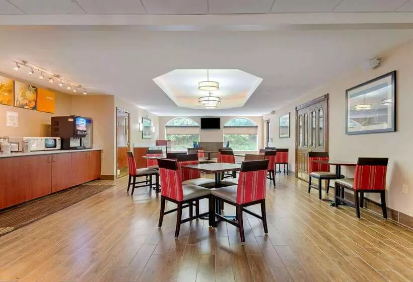 Отель Comfort Inn & Suites Wilkes Barre Arena