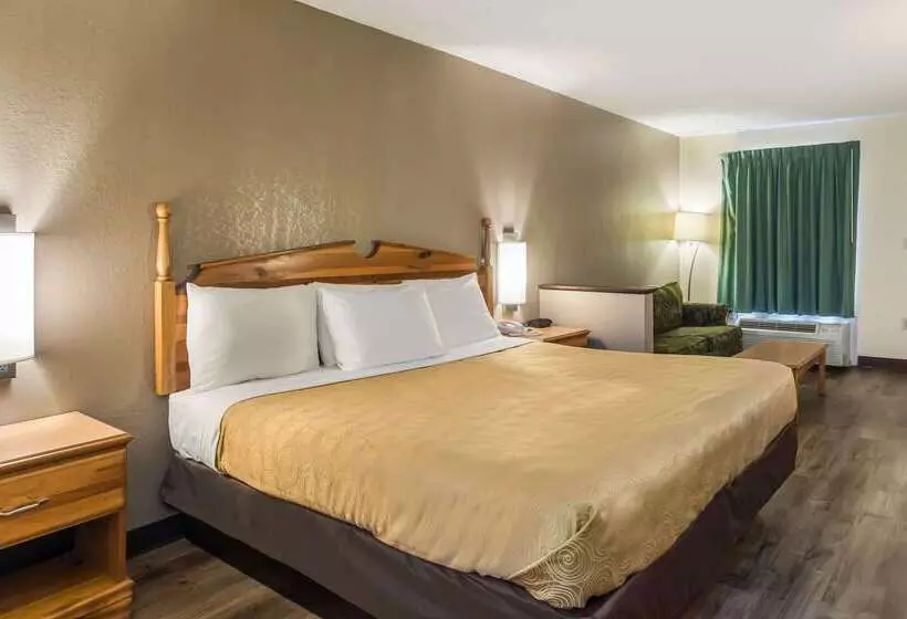 هتل Econo Lodge Clinton