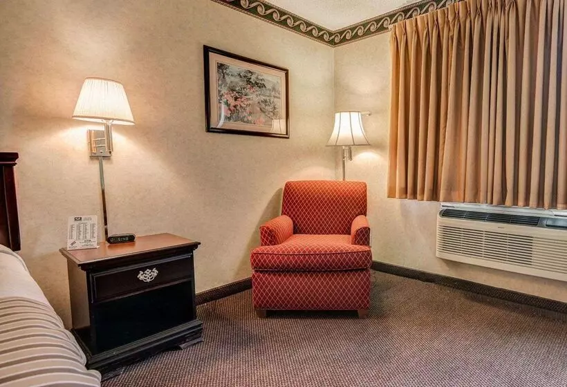 ホテル Econo Lodge Inn & Suites