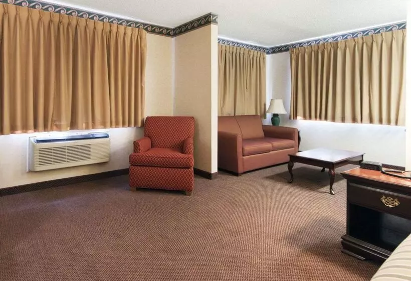 ホテル Econo Lodge Inn & Suites