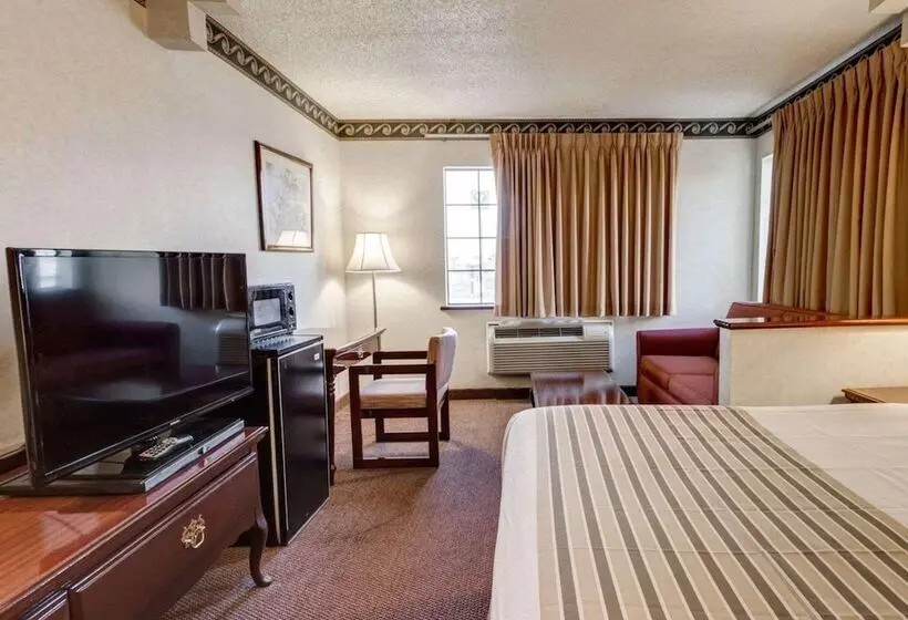 ホテル Econo Lodge Inn & Suites