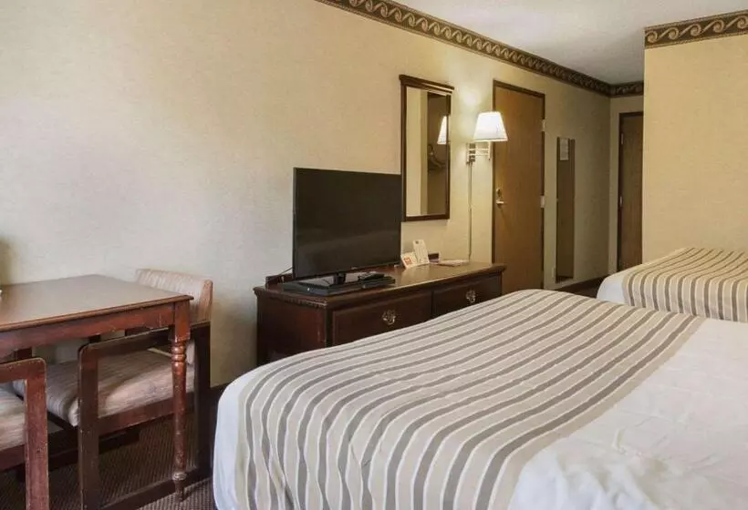 ホテル Econo Lodge Inn & Suites