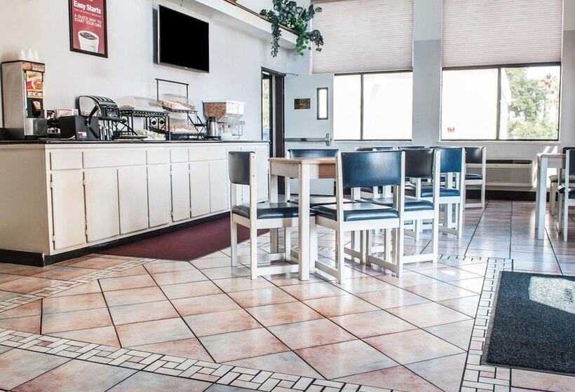 هتل Econo Lodge Las Cruces University Area