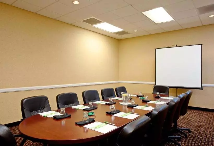 Hotelli Holiday Inn Long Beachdowntown Area