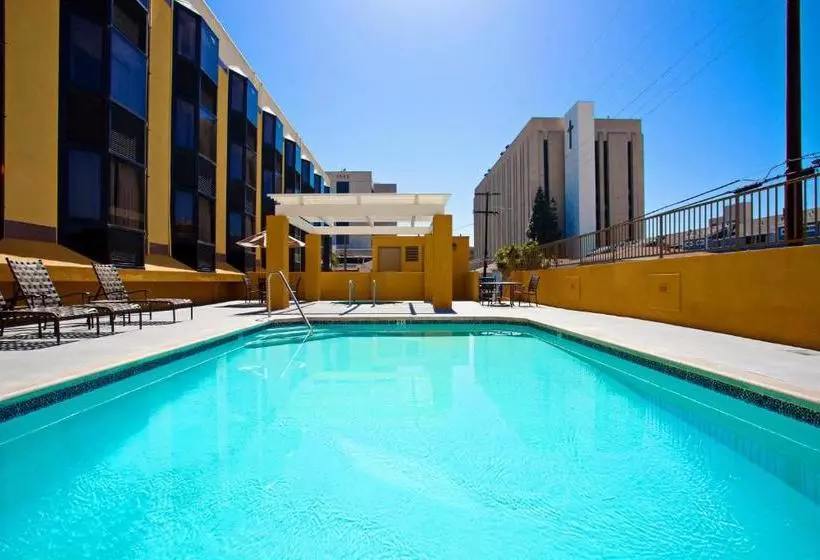 Hotelli Holiday Inn Long Beachdowntown Area