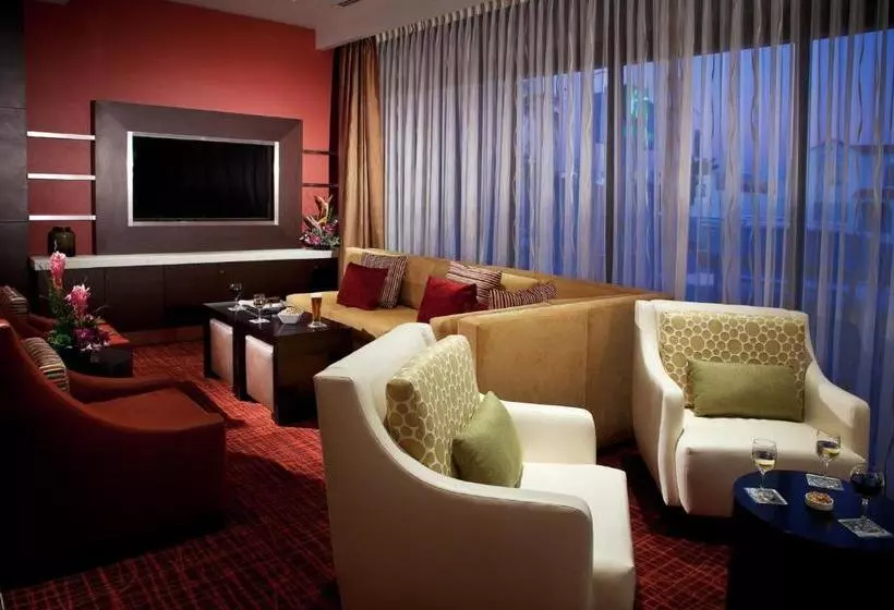 Hotelli Holiday Inn Long Beachdowntown Area