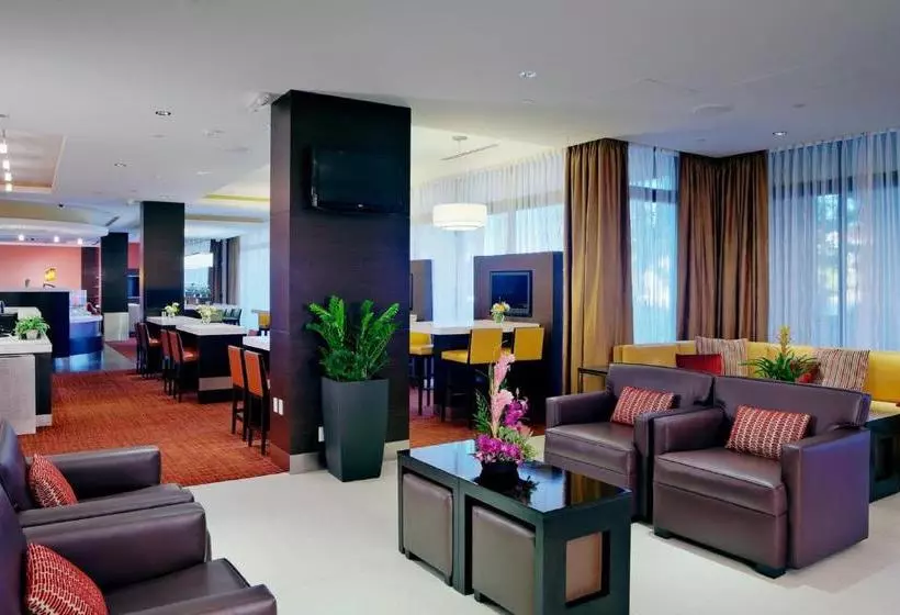 Hotelli Holiday Inn Long Beachdowntown Area