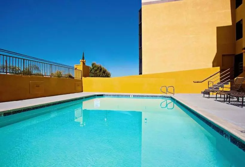 Hotelli Holiday Inn Long Beachdowntown Area