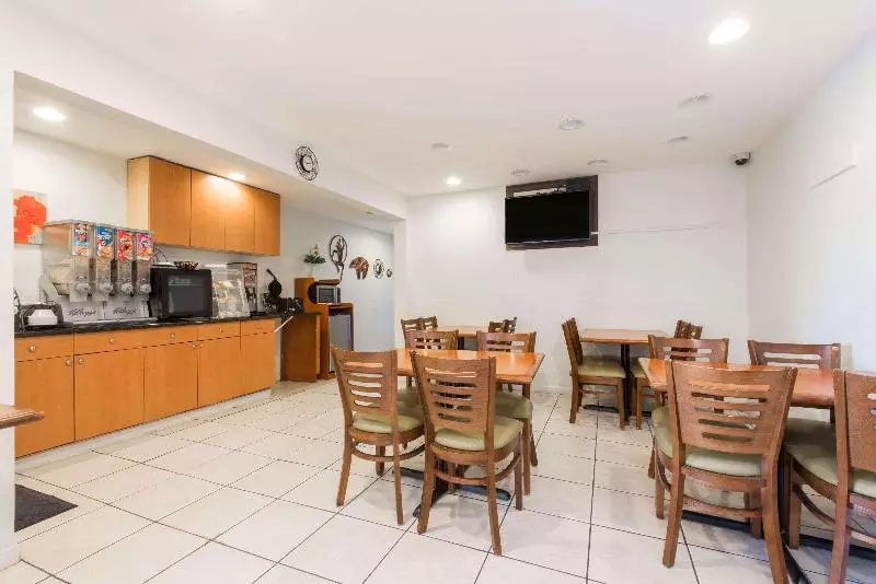 ホテル Knights Inn Gallup At 3208 W Hwy 66