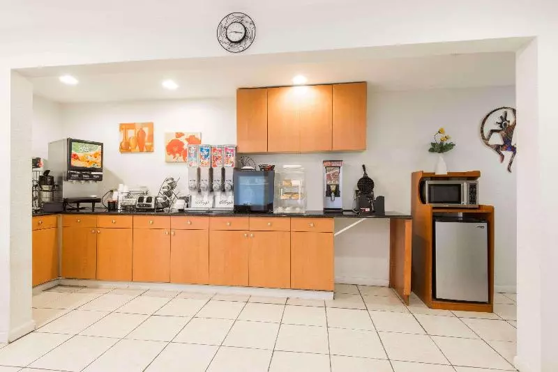 ホテル Knights Inn Gallup At 3208 W Hwy 66