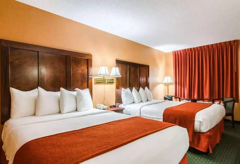 هتل Quality Inn Eureka Springs South