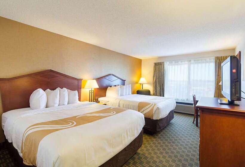 בית מלון כפרי Quality Inn