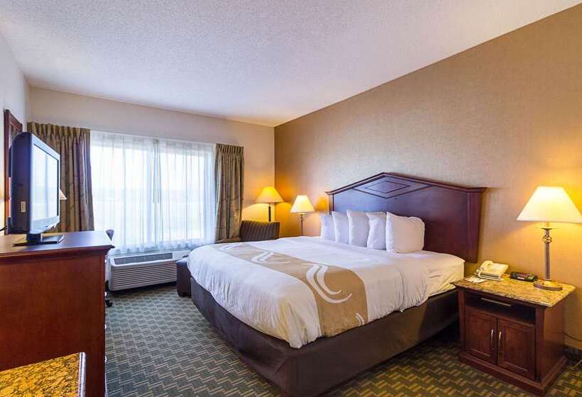 בית מלון כפרי Quality Inn