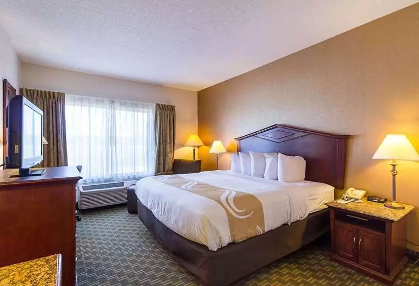 هتل Quality Inn