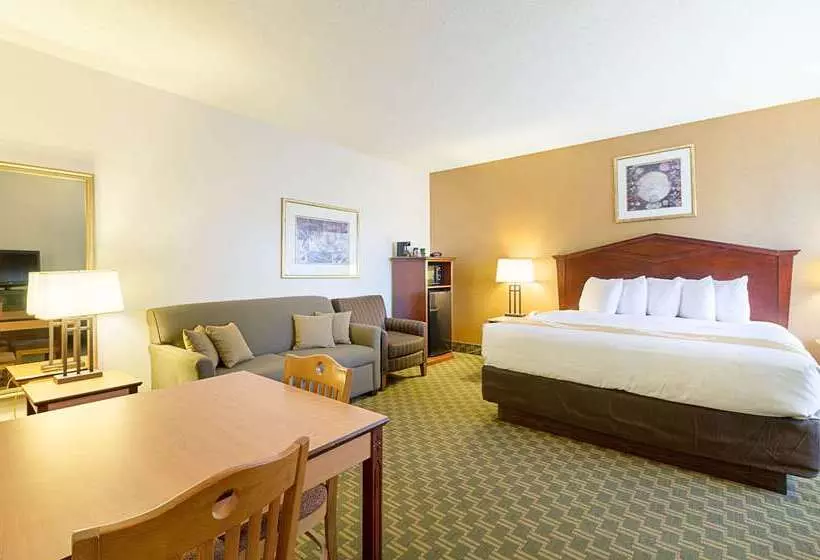 هتل Quality Inn