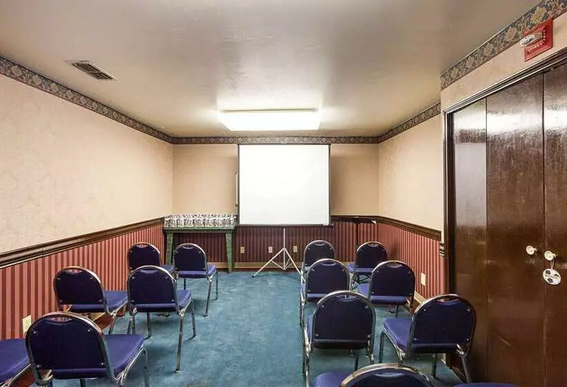 ホテル Quality Inn Near Medical Center