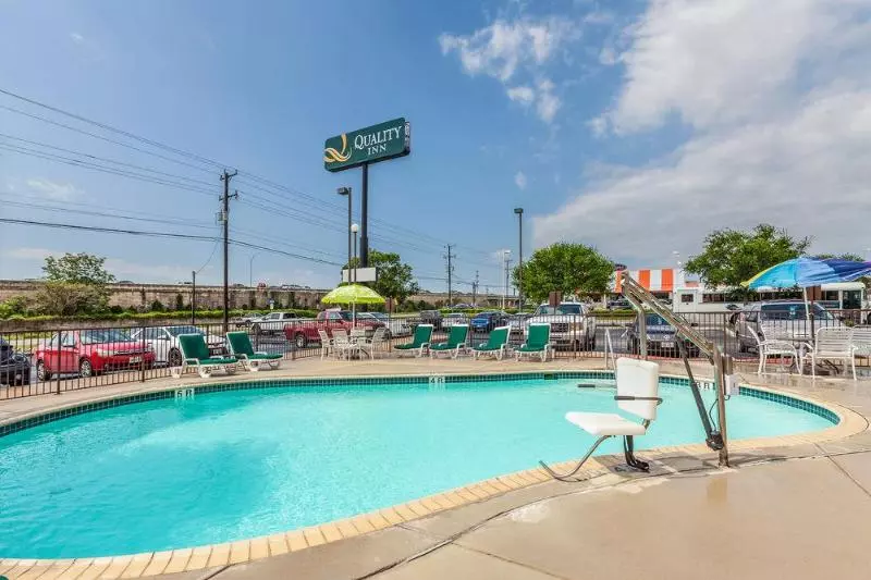 בית מלון כפרי Spark By Hilton San Antonio Northwest Near Six Flags