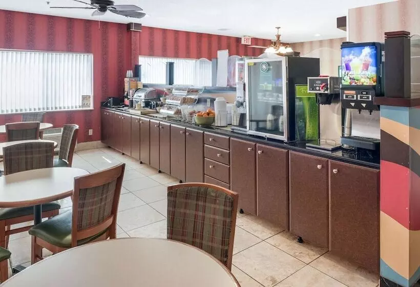 Отель Quality Inn & Suites