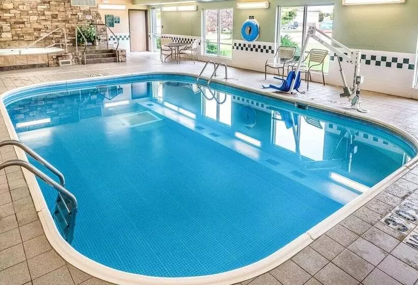 Отель Quality Inn & Suites