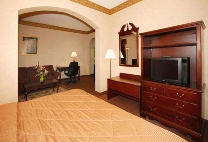 Отель Quality Inn & Suites Tarboro  Kingsboro