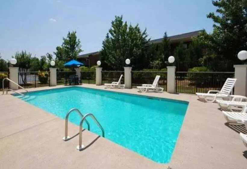 Hotelli Quality Inn & Suites Tarboro  Kingsboro