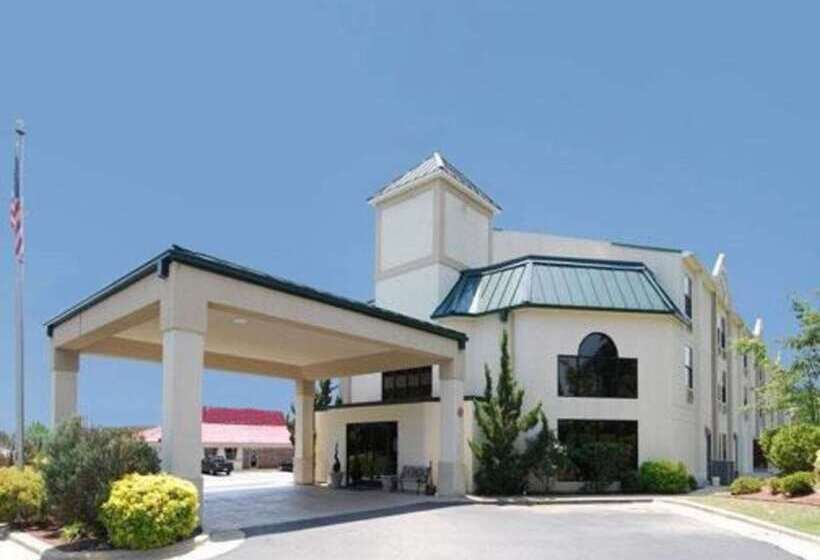 Отель Quality Inn & Suites Tarboro  Kingsboro