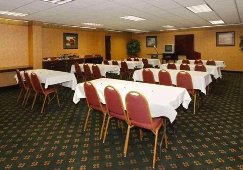 Hotelli Quality Inn & Suites Tarboro  Kingsboro