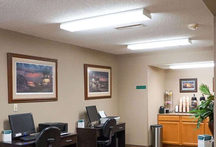 בית מלון כפרי Quality Inn & Suites Watertown Near Prairie Lakes Ice Arena