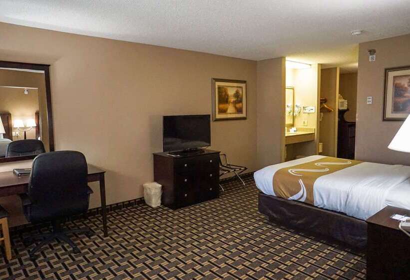 בית מלון כפרי Quality Inn & Suites Watertown Near Prairie Lakes Ice Arena