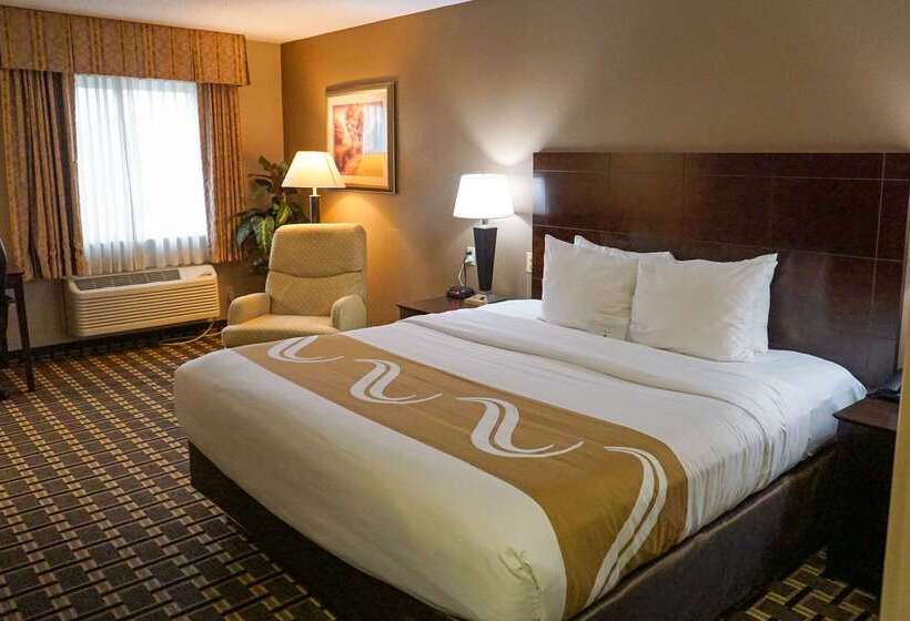 בית מלון כפרי Quality Inn & Suites Watertown Near Prairie Lakes Ice Arena