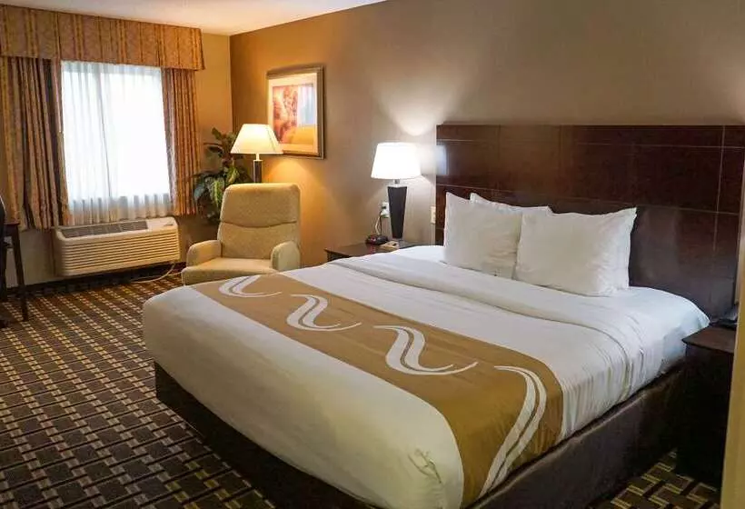 호텔 Quality Inn & Suites Watertown Near Prairie Lakes Ice Arena