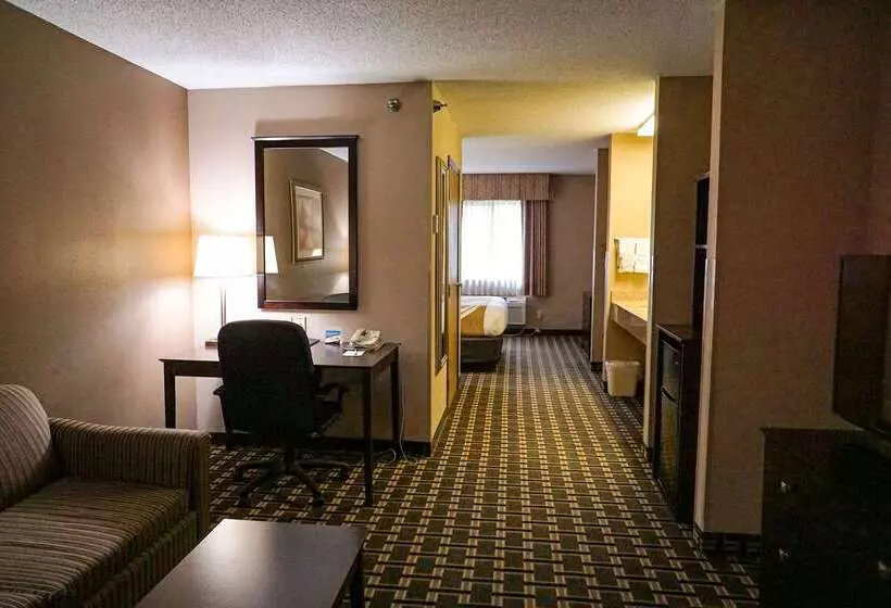 호텔 Quality Inn & Suites Watertown Near Prairie Lakes Ice Arena