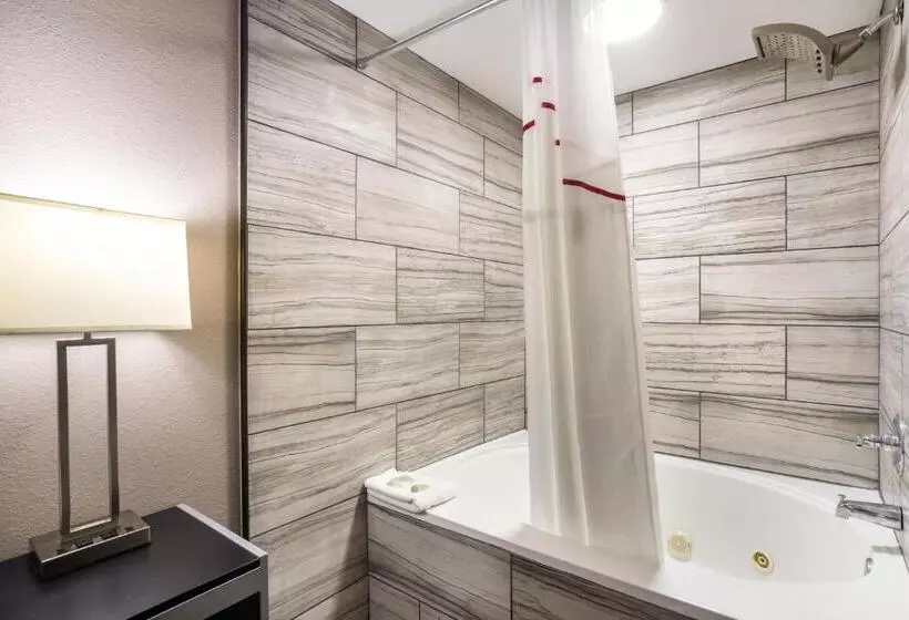 Отель Red Roof Inn & Suites Athens, Al