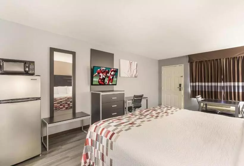 Отель Red Roof Inn & Suites Athens, Al