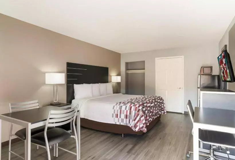 Отель Red Roof Inn & Suites Athens, Al