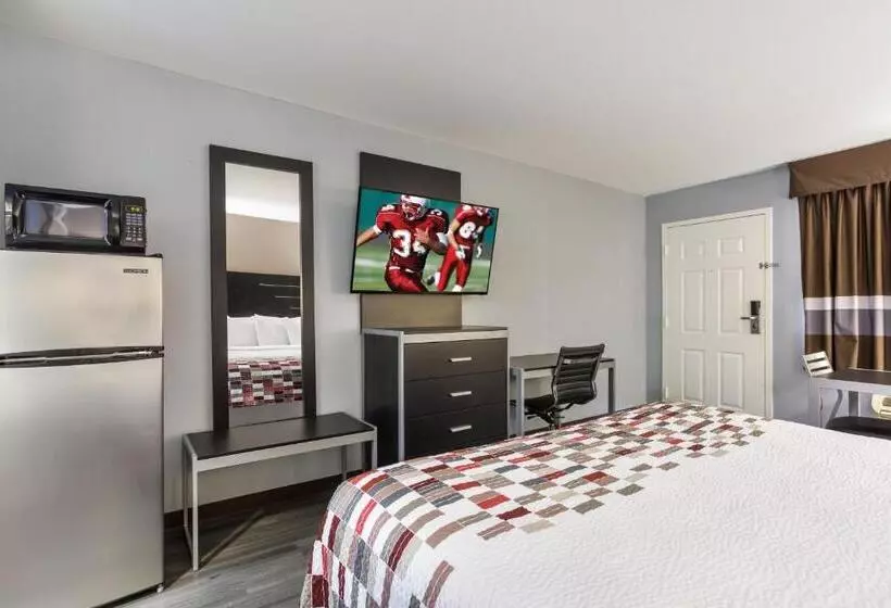 Отель Red Roof Inn & Suites Athens, Al