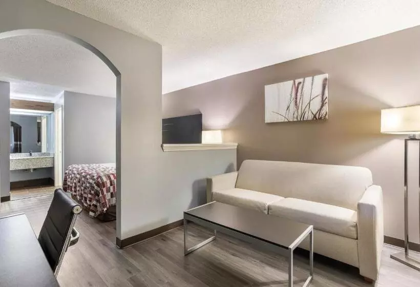 Отель Red Roof Inn & Suites Athens, Al