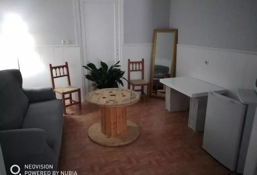 ペンション Aderezo Hostal Restaurante