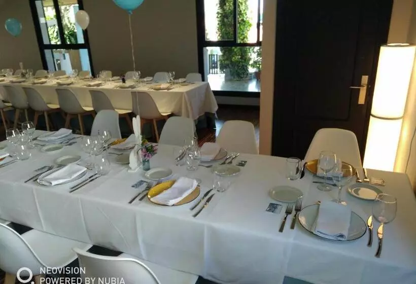 ペンション Aderezo Hostal Restaurante