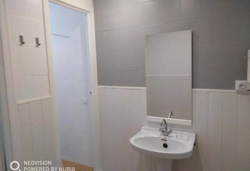 ペンション Aderezo Hostal Restaurante