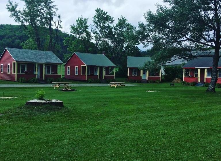 بنسيون Mohawk Cottages