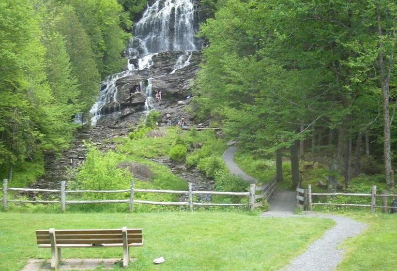 بنسيون Mohawk Cottages