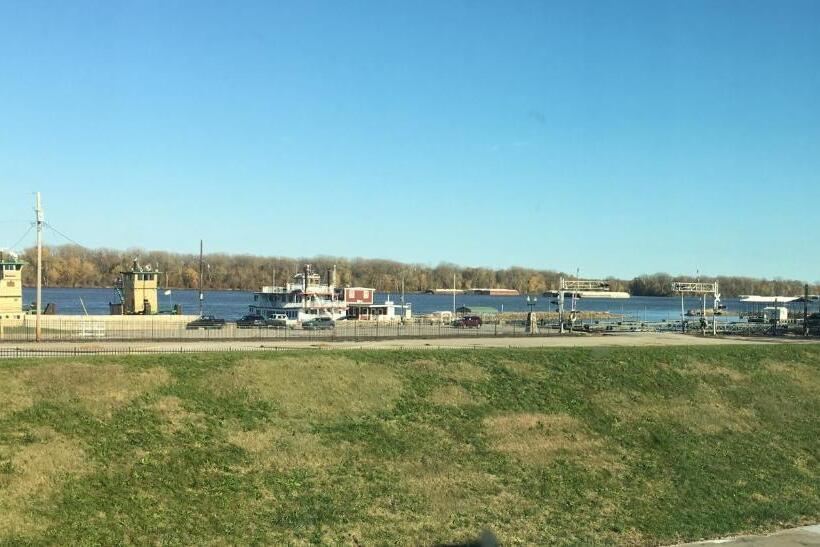 ベッドアンドブレックファースト Riverside Inn Hannibal