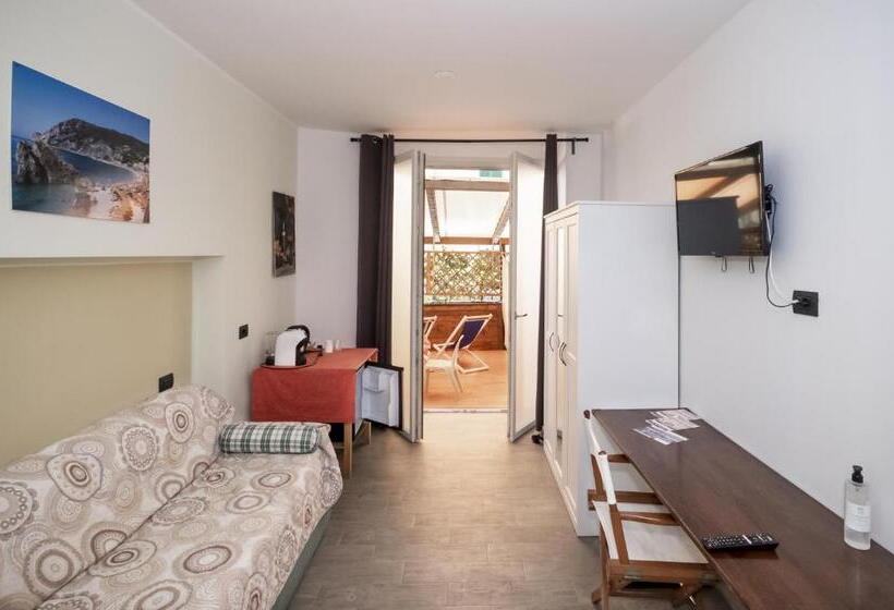 بنسيون Affittacamere Sciacchetra