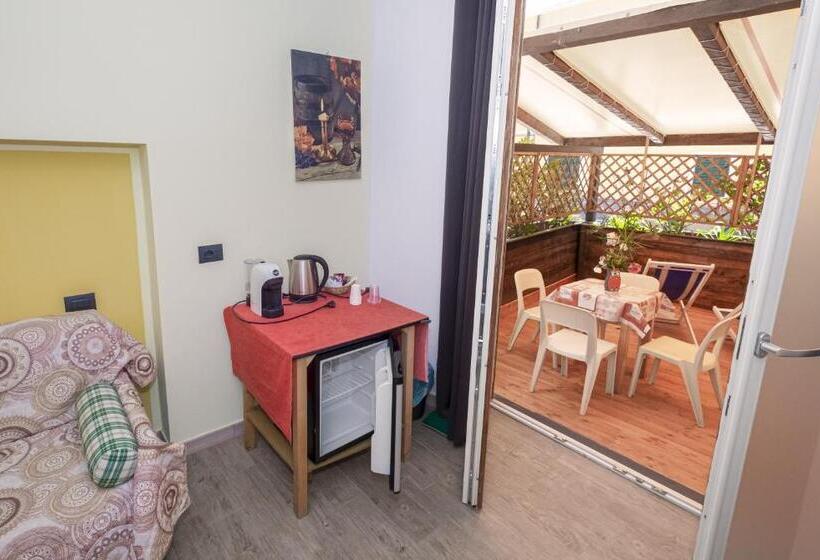 بنسيون Affittacamere Sciacchetra